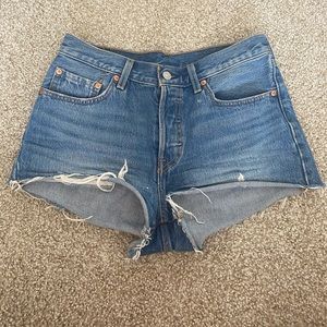 501 Levi shorts